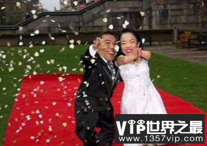 世界上最矮的夫妻 身高均不到90厘米