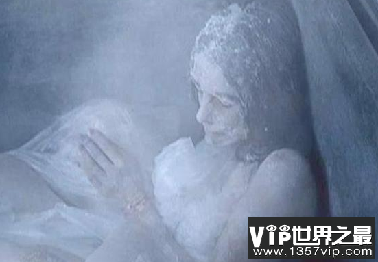 人在冻死前会觉得热吗？为什么会主动脱衣服？