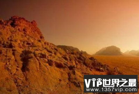 火星上究竟有什么？网友：“火星金字塔”