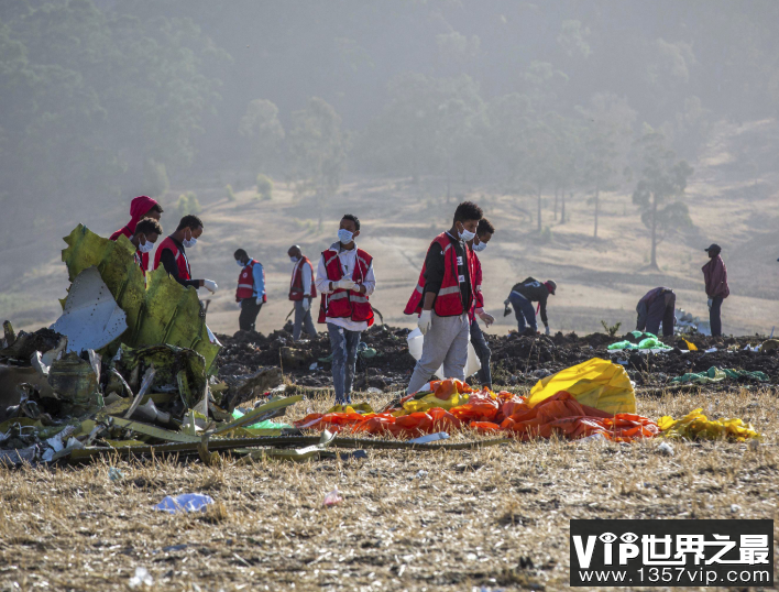 日航123空难四名乘客奇迹生还，维修人员因为羞愧自杀
