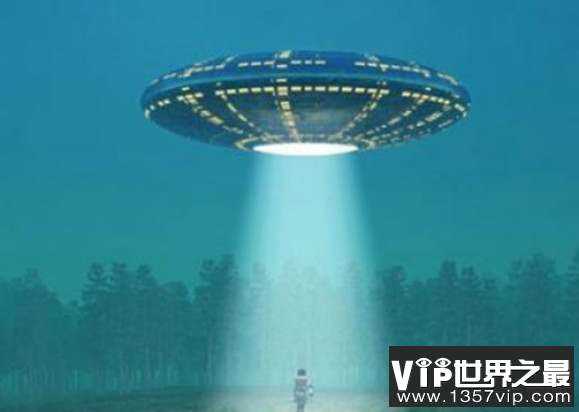 巨型UFO惊现美国黄石公园上空，外星人基地正建于此地