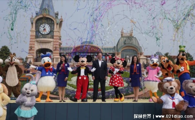 世界上去迪士尼最多的人 连续保持了3000天(真正的常客)