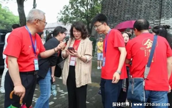 我们让智能AI写了今年全国各地的高考作文（只花了不到10分钟）
